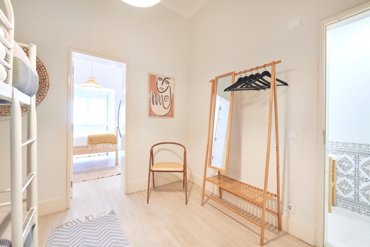 Charming 3Br Apt W/ Patio, By Timecooler Lizbona Zewnętrze zdjęcie