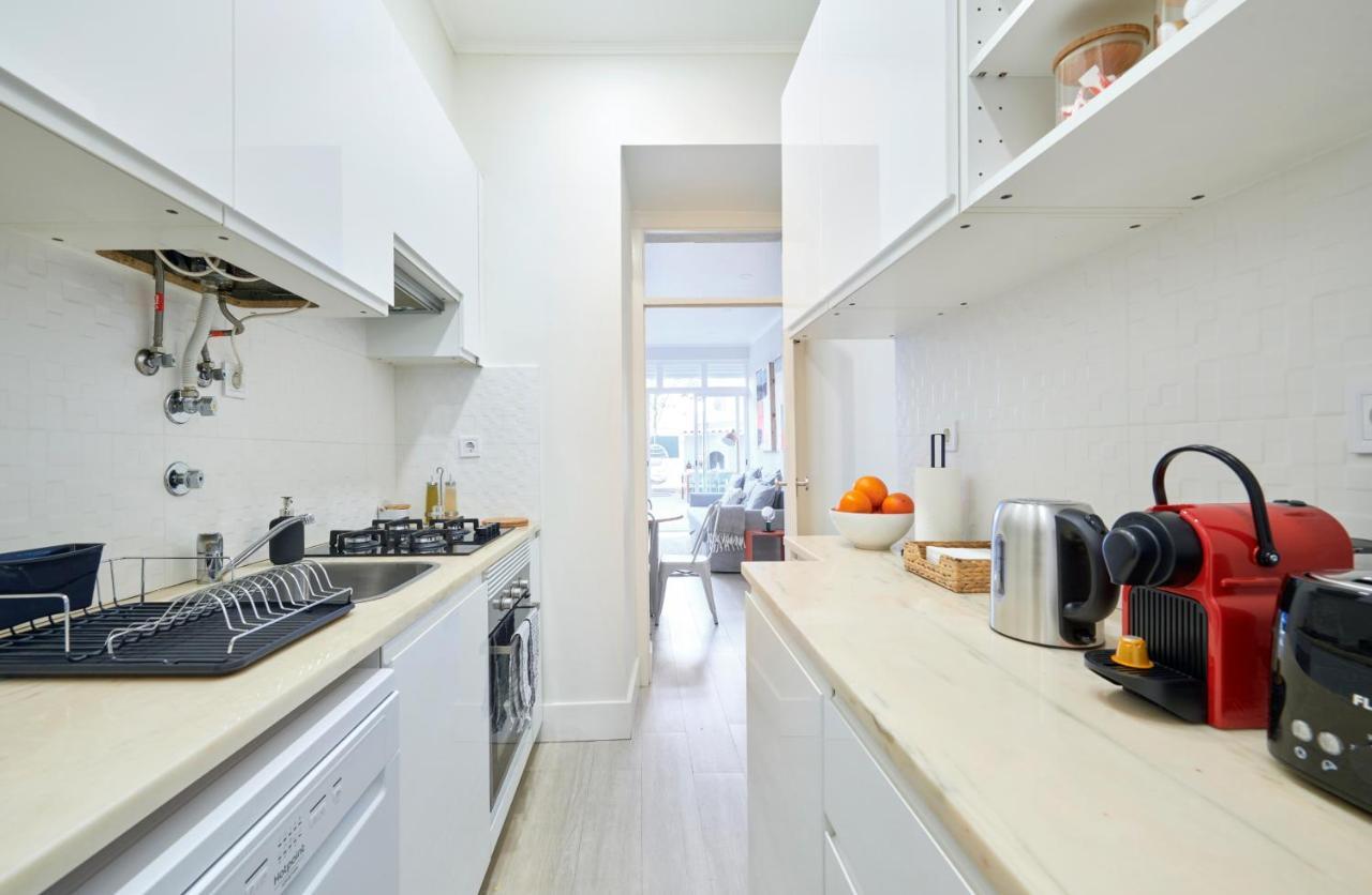 Charming 3Br Apt W/ Patio, By Timecooler Lizbona Zewnętrze zdjęcie
